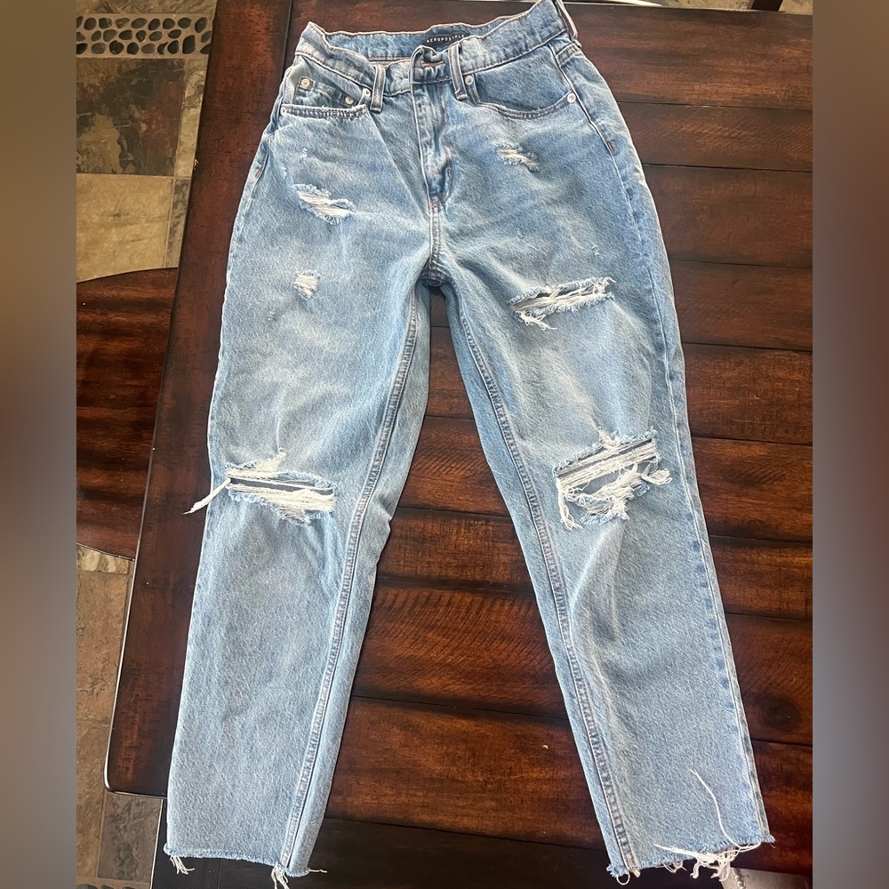 AEROPOSTALE “slim & thick curvy mom jean” Distressed Jeans
